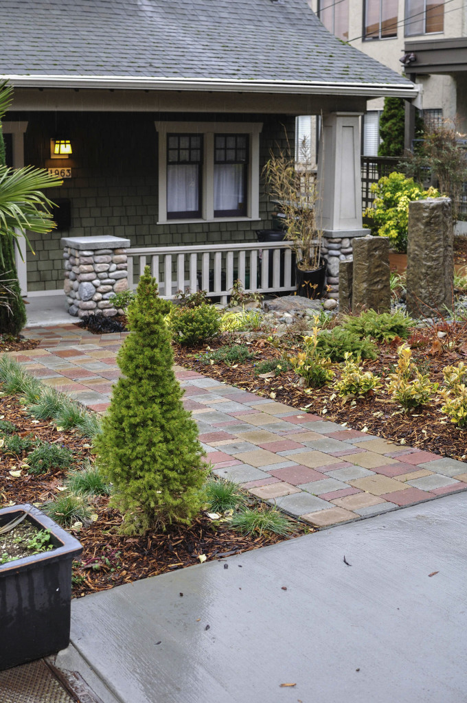 Custom Paths & Patios | Stone Pavers, Flagstone, Brick Patios